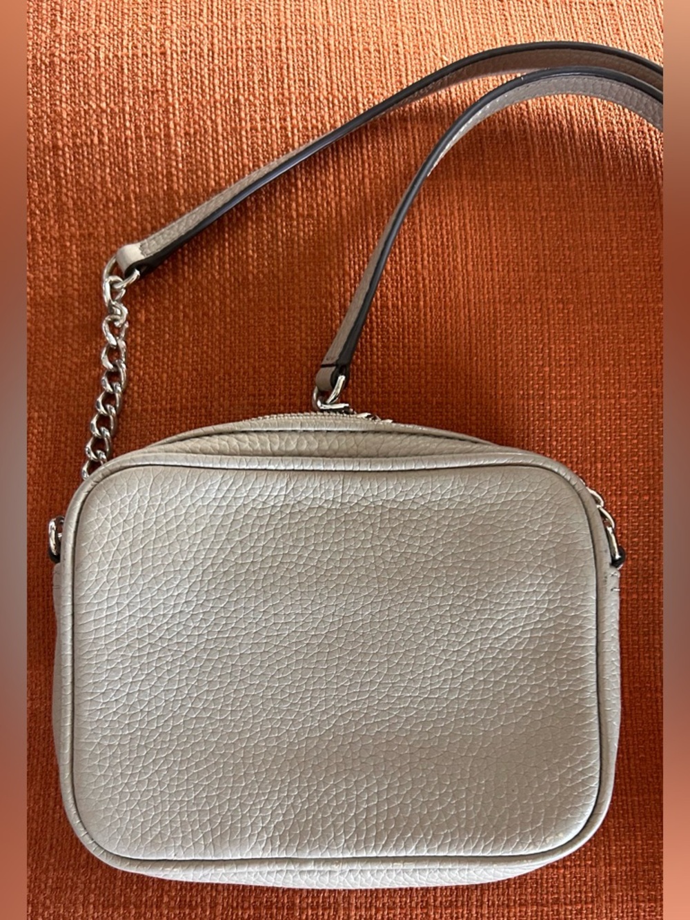 Michael Kors Grey Crossbody w/silver Plate & Chain Strap EUC - Picture 3 of 10